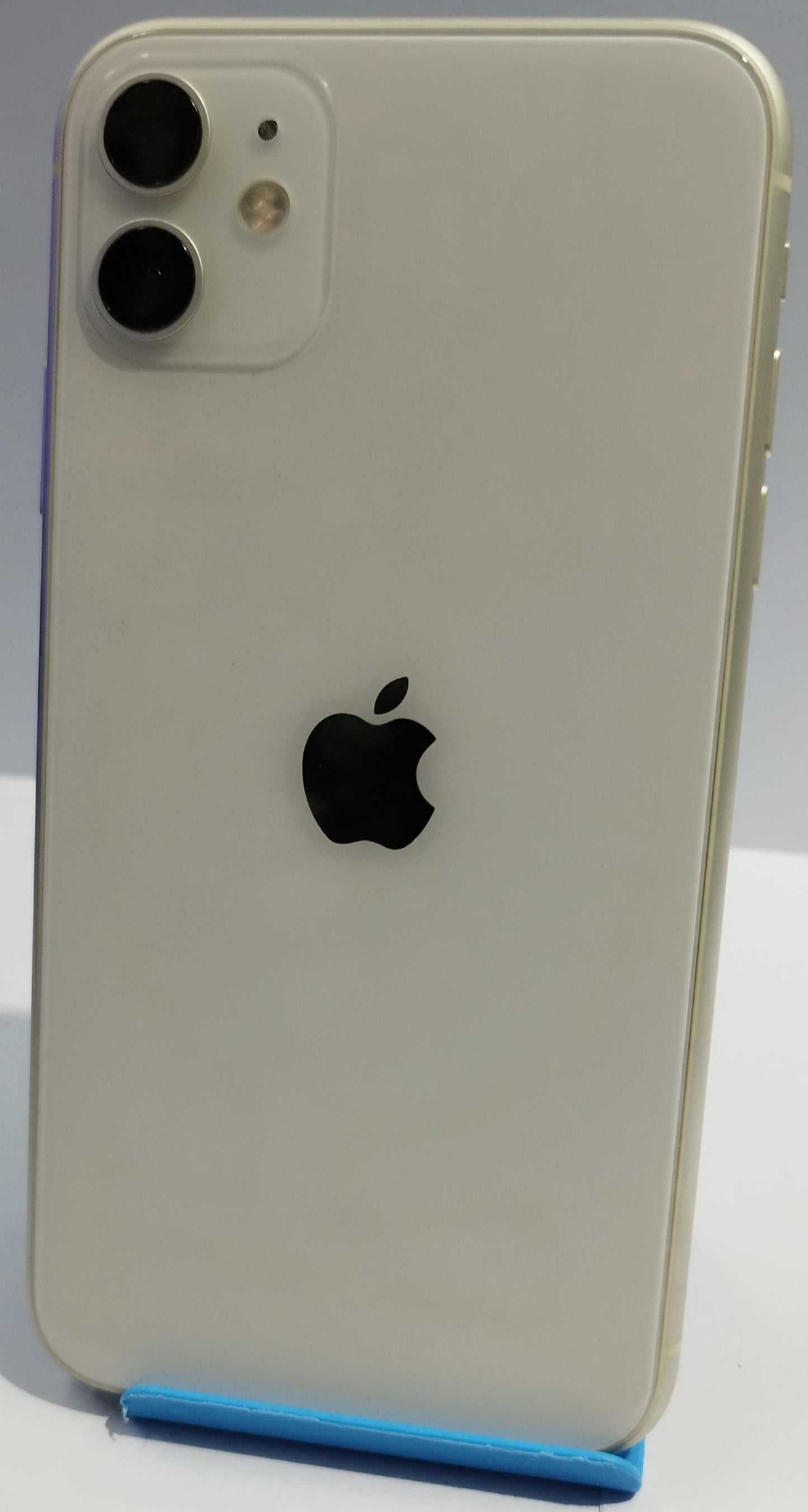 IPHONE 11 (Semi Nuevo)